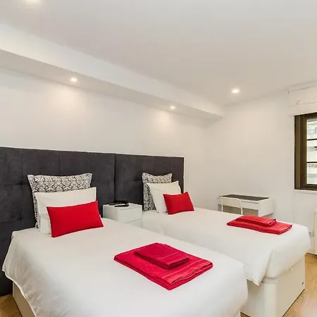 Apartment T4 Alfragide *