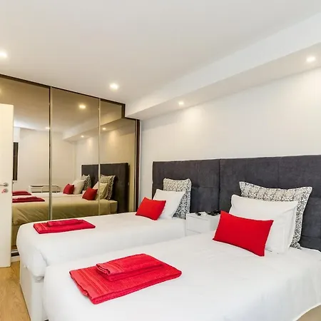 T4 Alfragide Apartment